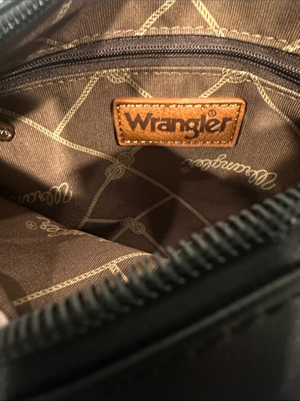 Wrangler Black Crossbody Bag with Branded Strap - Picture 5 of 5
